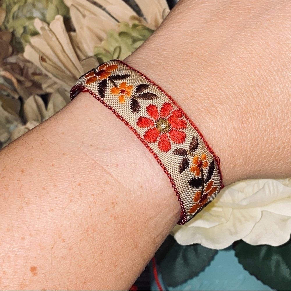 𝅺3/$15. Friendship bracelet set of 2 👯‍♀️